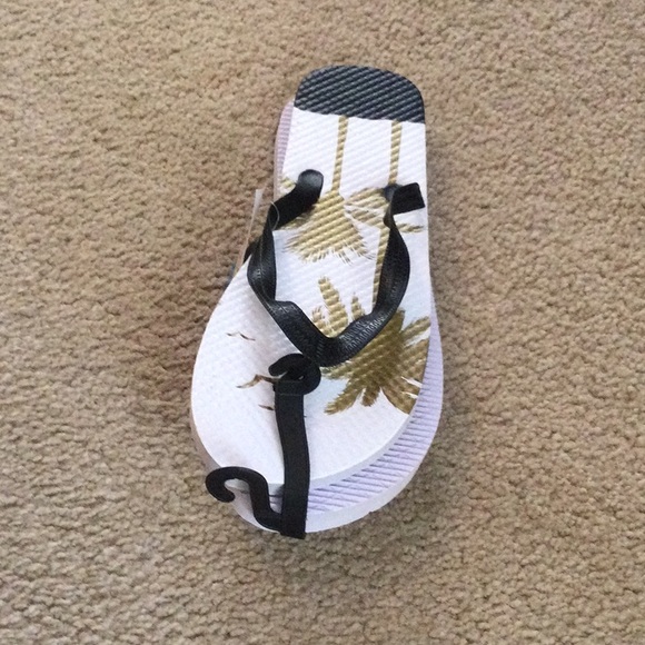 Flip Flops - Picture 3 of 5